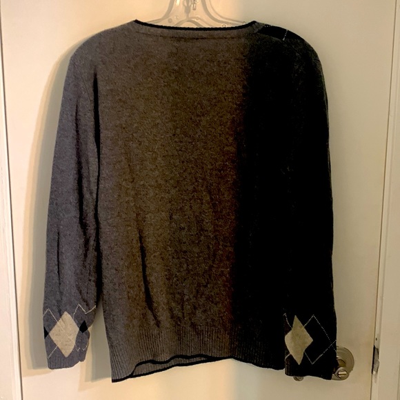 V-neck Cashmere sweater. - Picture 3 of 4